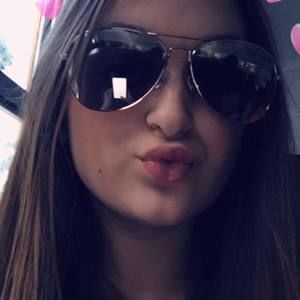 Meet your Posher, Devyn